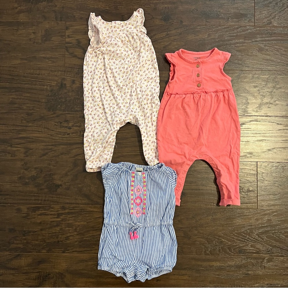Baby Girl Carter’s 9M Outfit Bundle